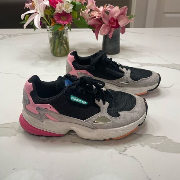 Adidas multicolor runners shoes size 7 - Picture 1 of 6